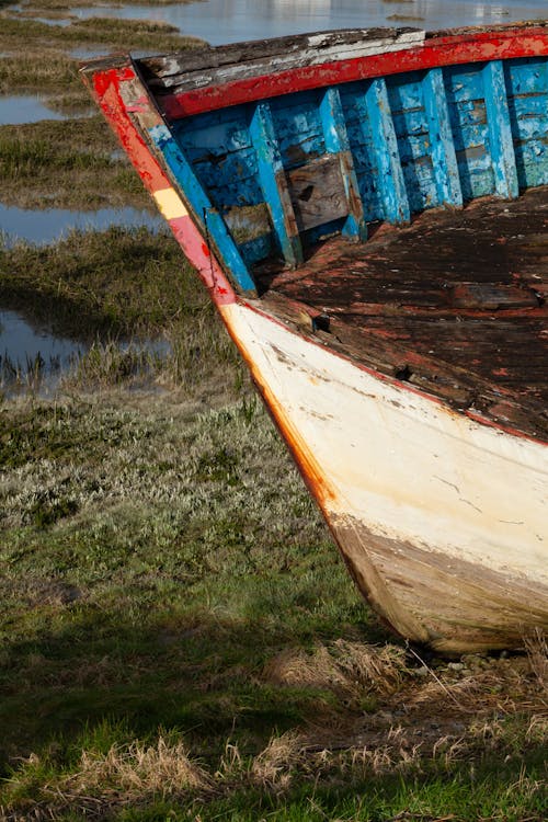 Foto d'estoc gratuïta de abandonat, barca, de fusta
