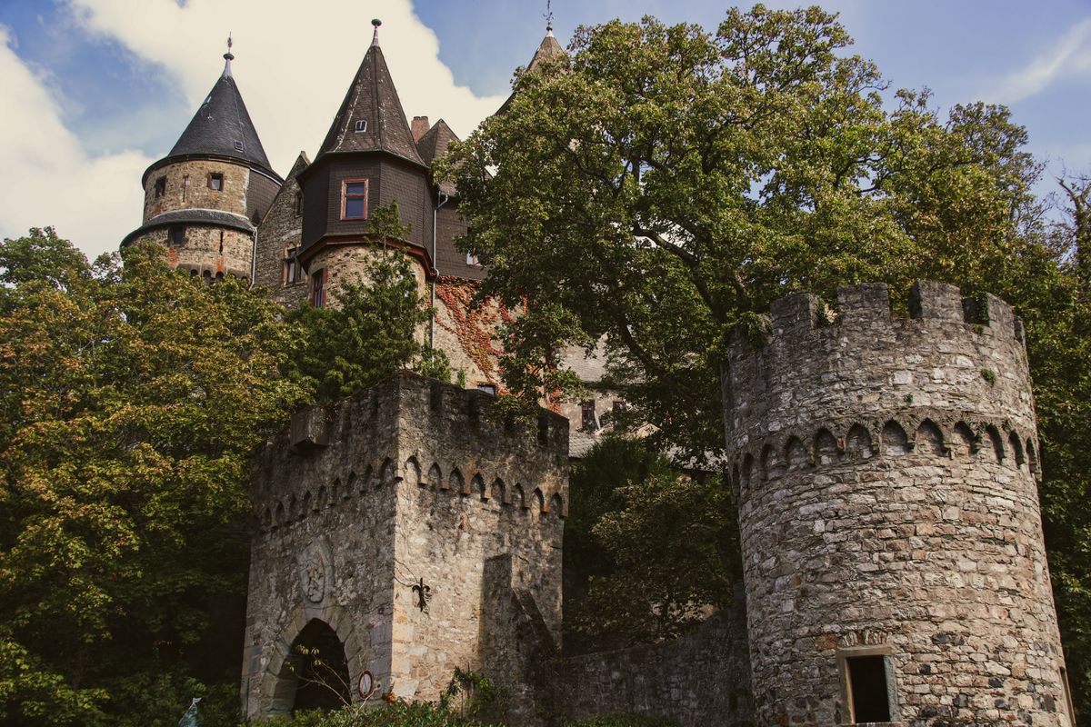DIY-Castlecore-Deko: 5 kreative Ideen für ein Schloss-Feeling — Hero-Aufnahme — DIY-Castlecore-Deko Schloss-Feeling