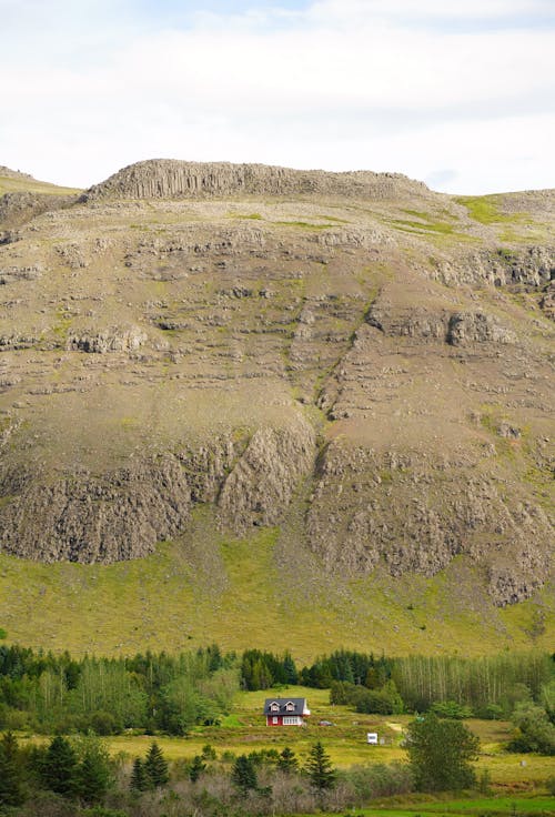 Kostnadsfri bild av berg, by, byggnadsexteriör