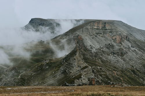 Foto profissional grátis de cenário, colina, corroído