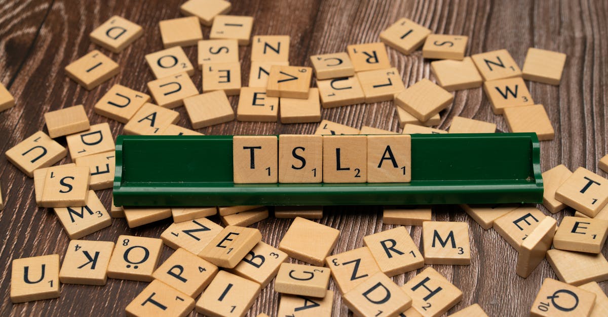 新浪熱議特斯拉美股動態,智通財經深度解析TSLA走勢