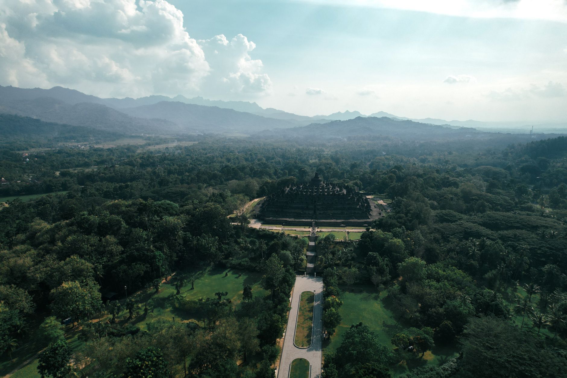 Menjelajahi Keajaiban Candi Borobudur: Panduan Lengkap Wisata Magelang yang Tak Terlupakan