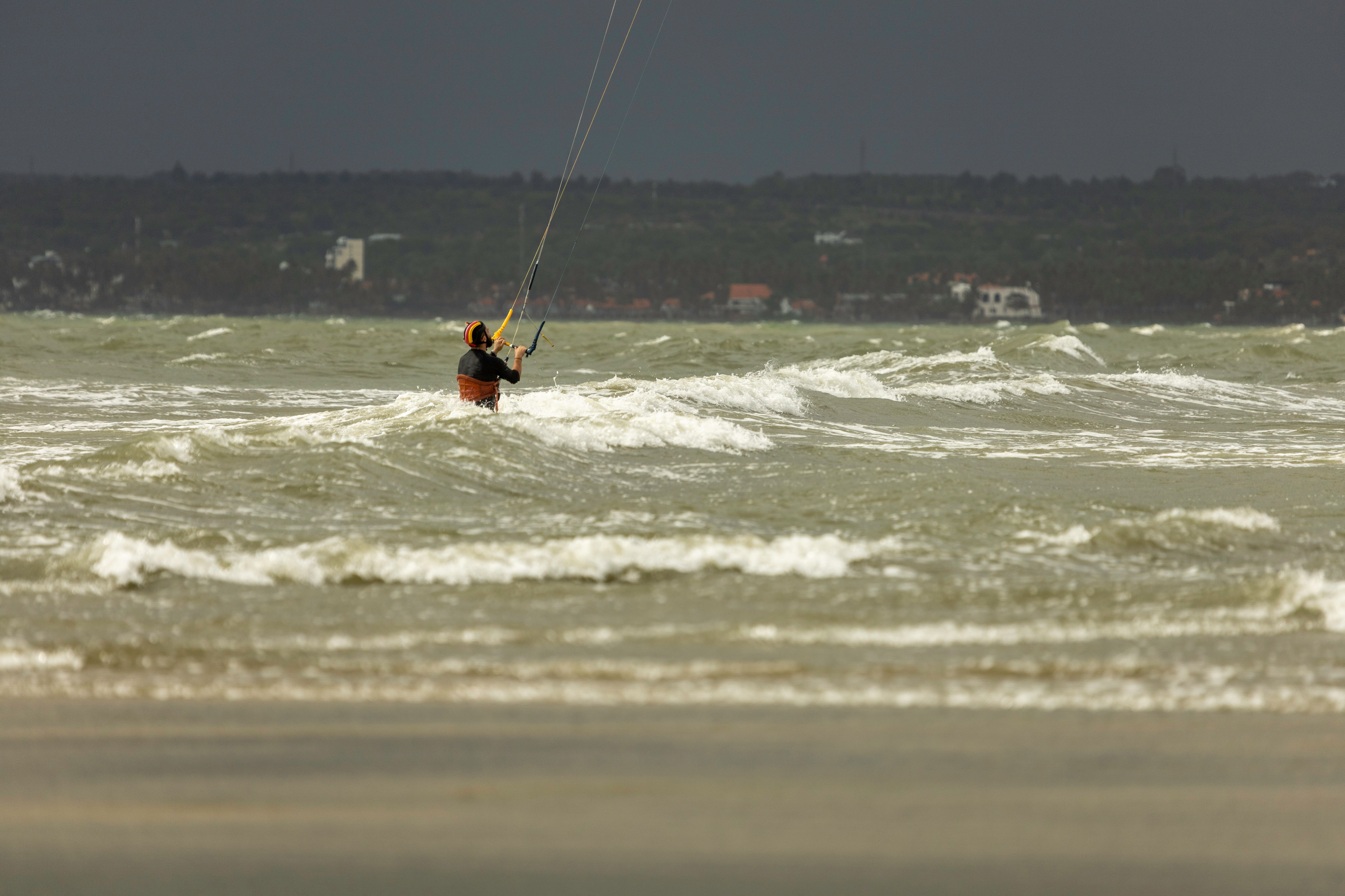Ventos de bilhões: começa a temporada de kitesurfe no Preá