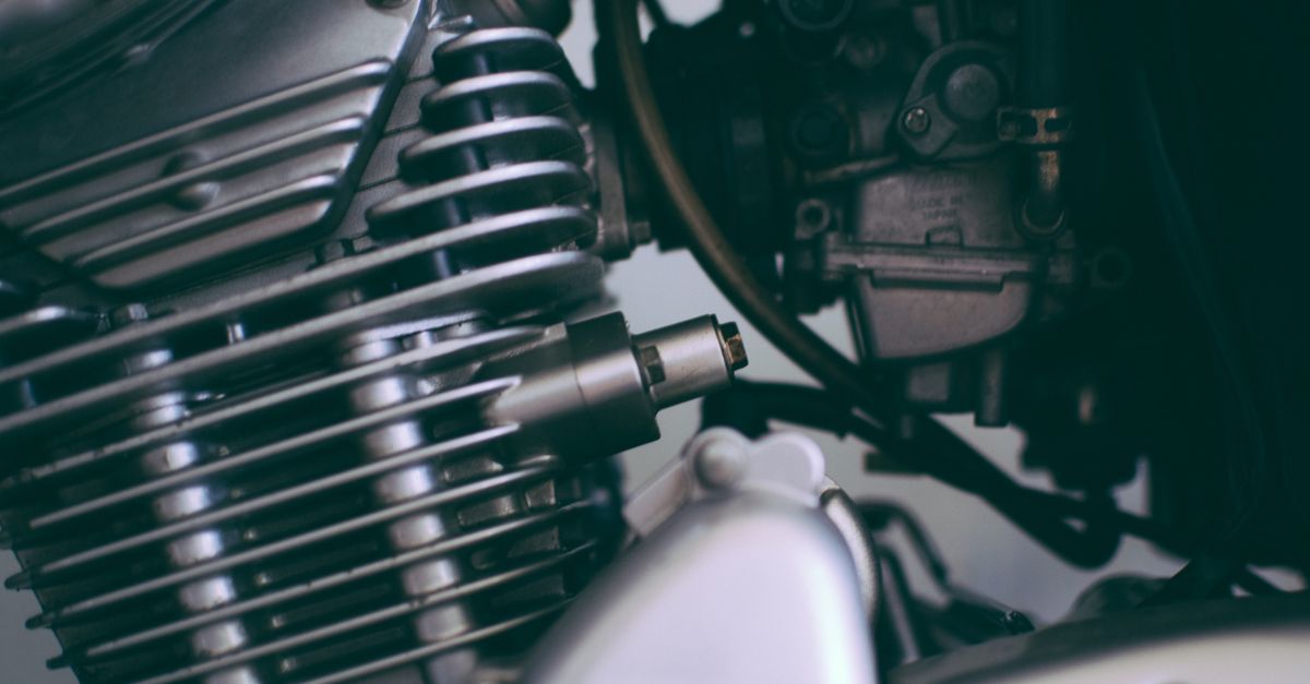 Motor de moto en sincronización profesional ServiMotriz Villavicencio