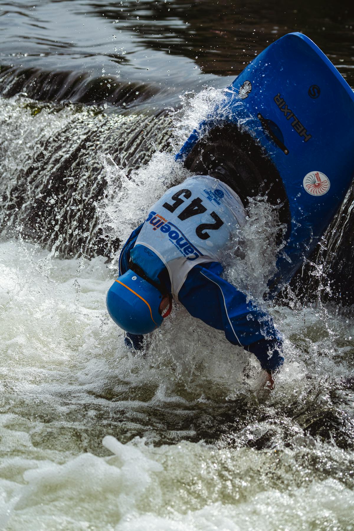 Piken river ner
skratt i lokalen