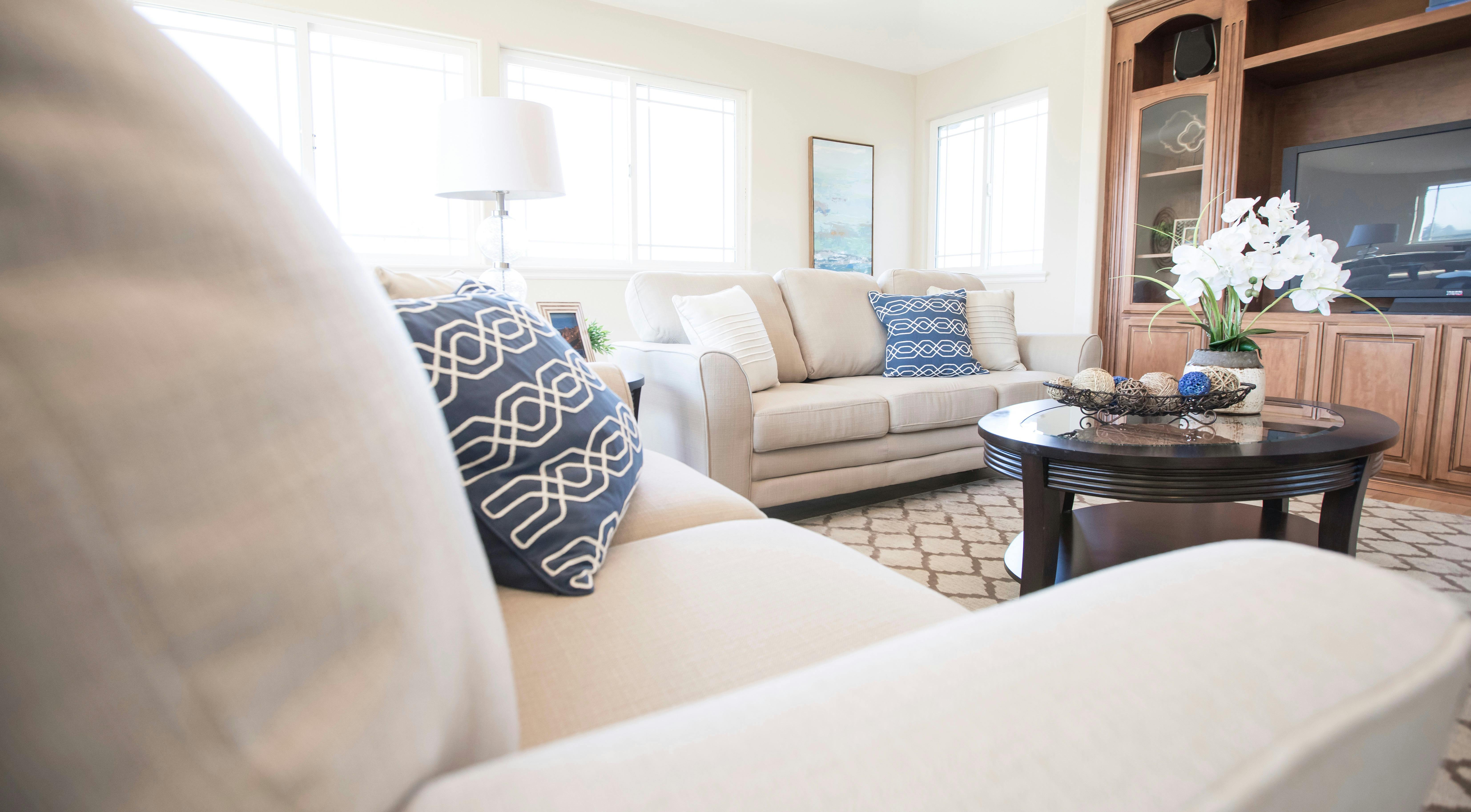 Photos gratuites de à l'intérieur, ameublement doux, appartement