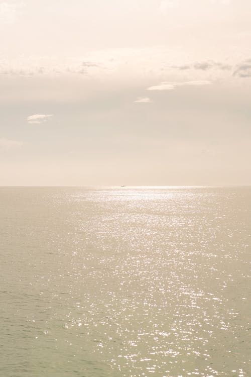 deniz, deniz manzarası, dikey atış içeren Ücretsiz stok fotoğraf