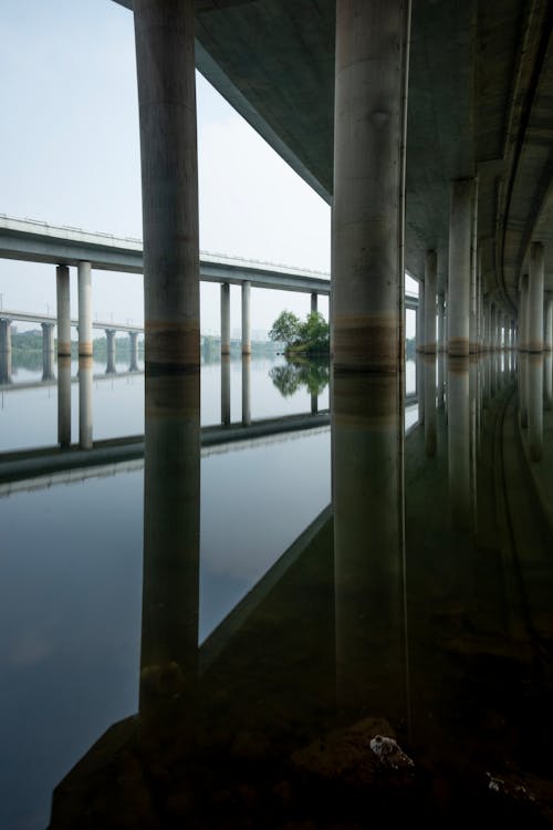 Kostenloses Stock Foto zu die brücke, geschwindigkeit, ruhiger see