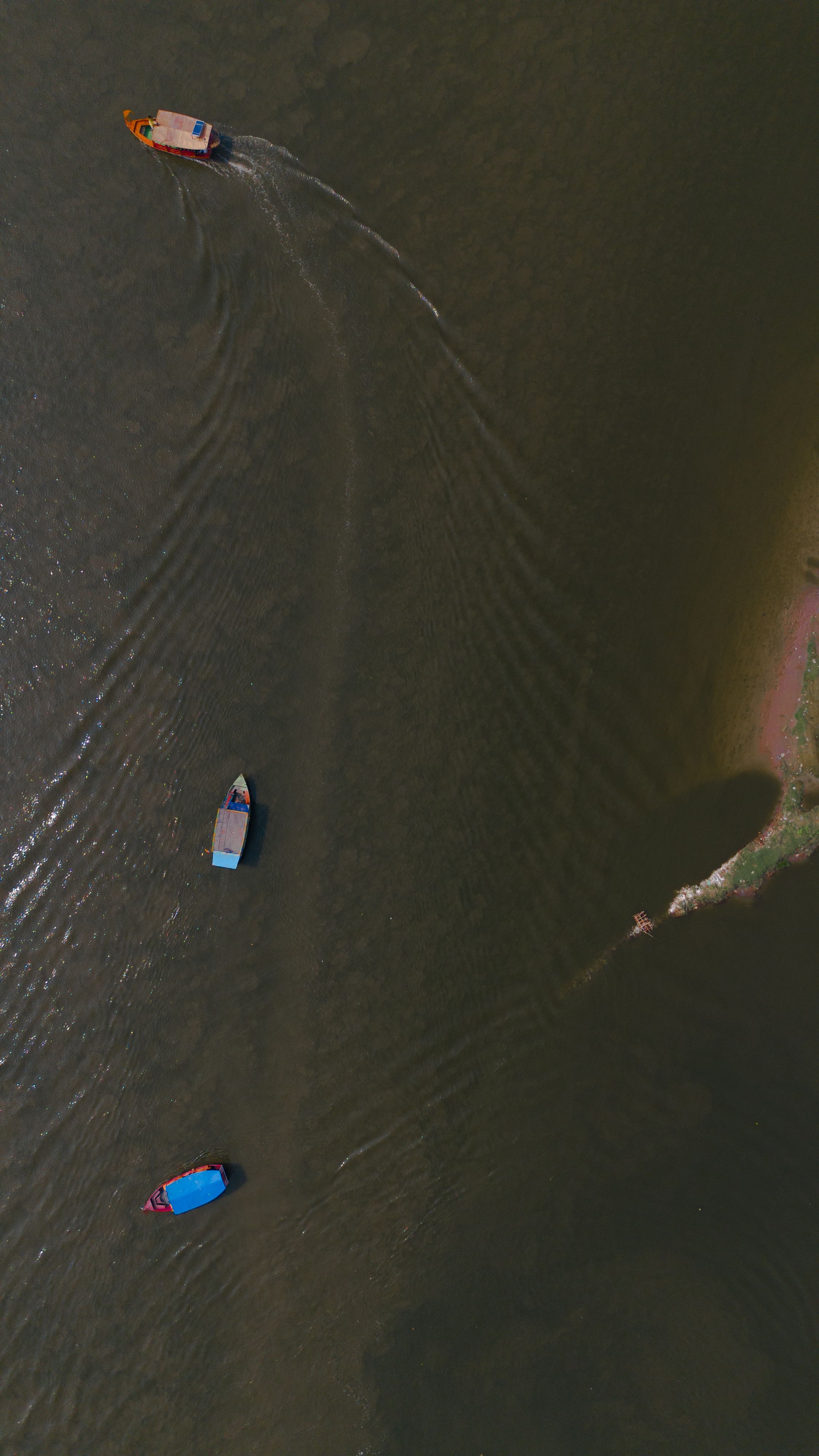 Aerial view of boats on the river · Free Stock Photo