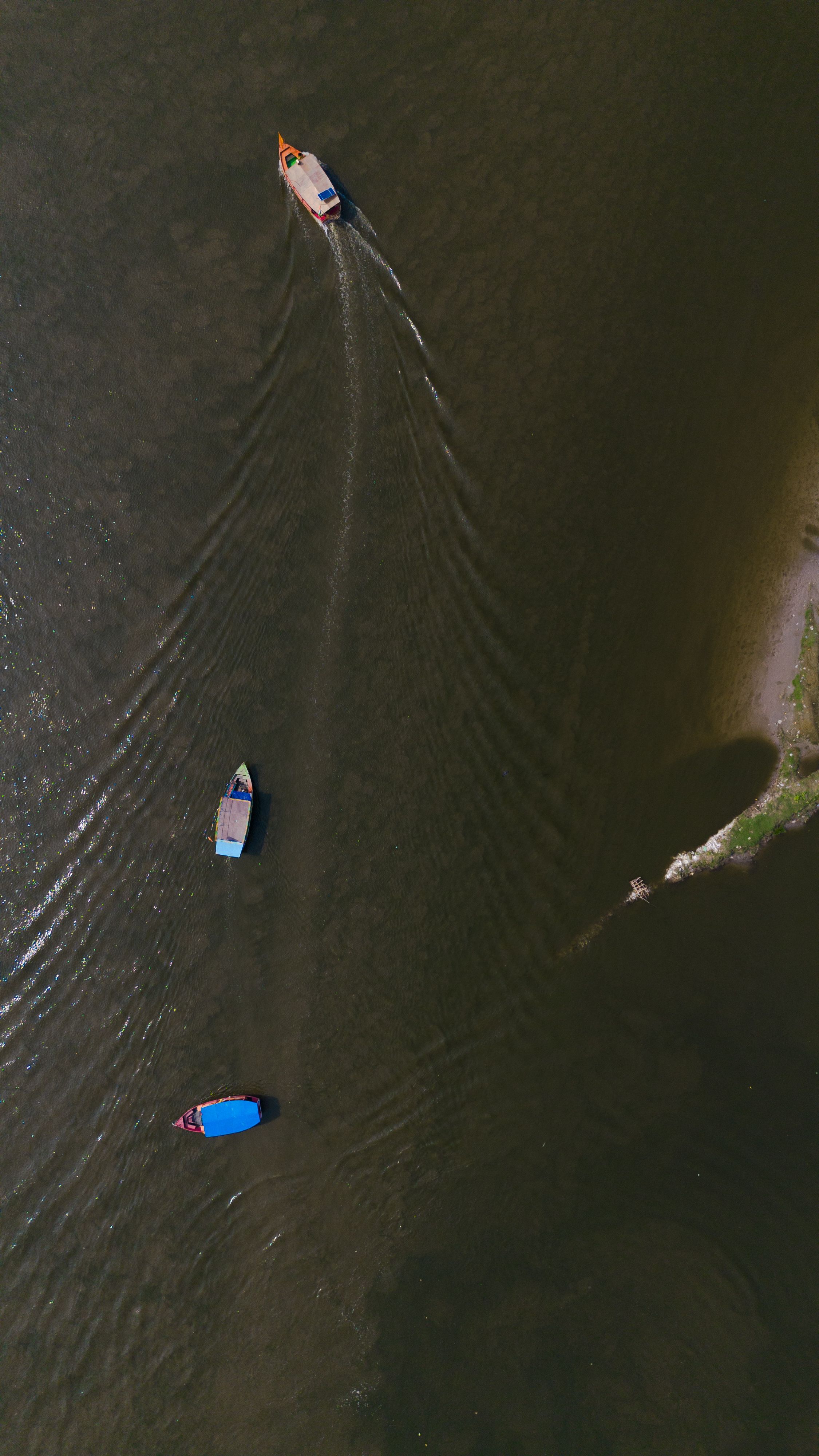 Aerial view of boats on the river · Free Stock Photo