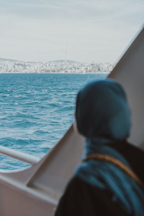 Δωρεάν στοκ φωτογραφιών με βάρκα, γυναίκα, θάλασσα