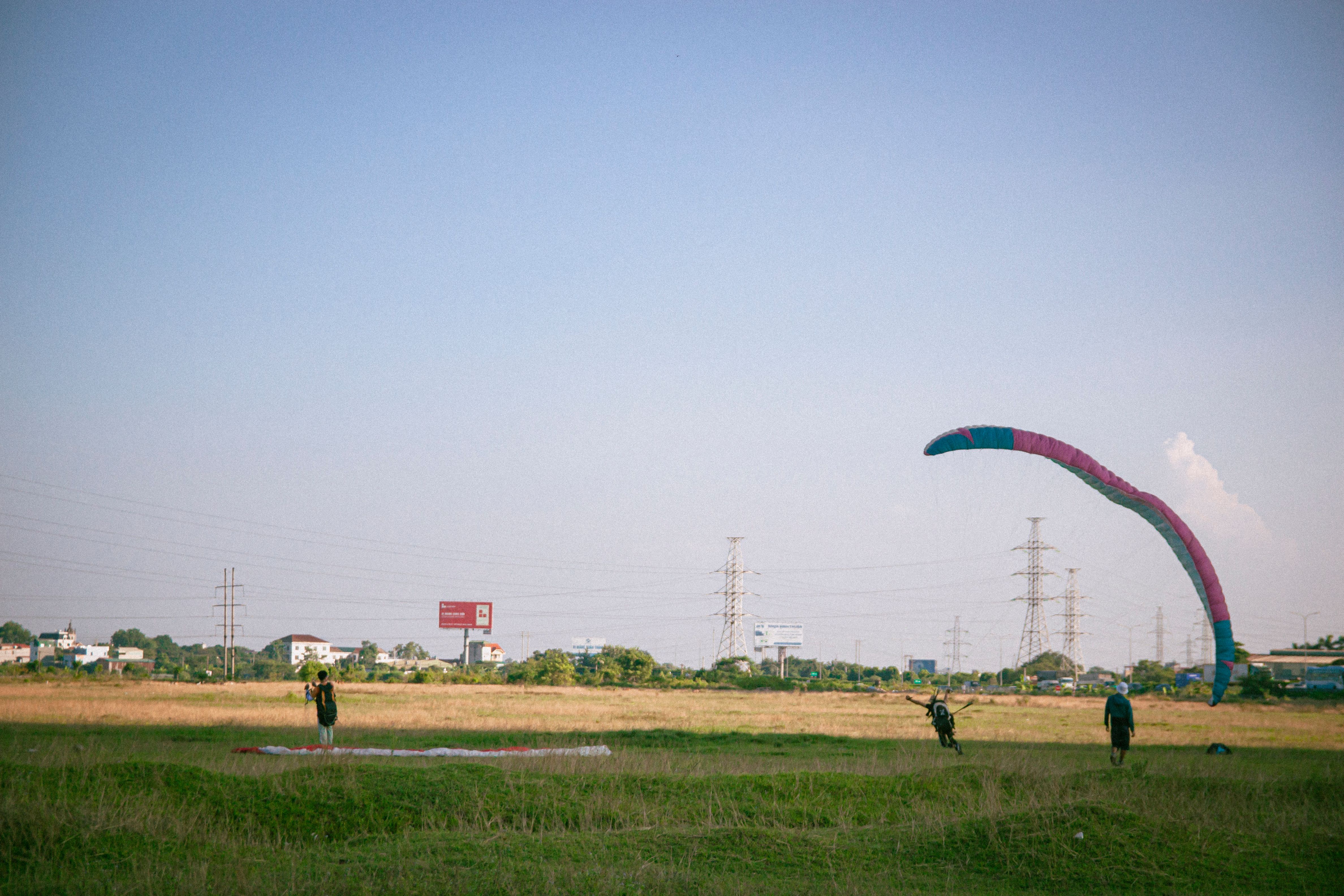 Brit dies in Spain paragliding power line crash