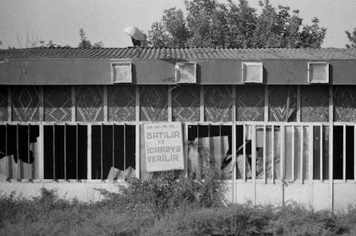 Gratis stockfoto met achtergelaten, gebouw, gebroken