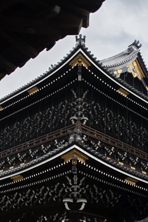 Architectural Details of Founders Hall in Higashi Hongan-ji Tample