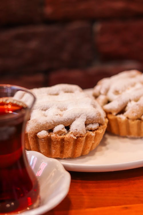 Gratis stockfoto met bord, cakes, drank