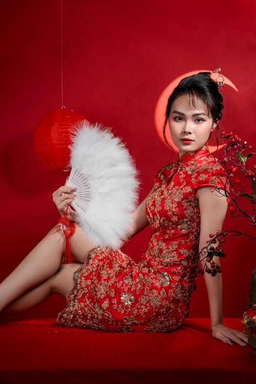 亞洲女人, 传统服装, 坐 的 免费素材图片