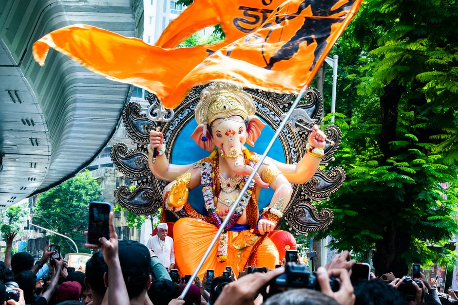 Ganesh Immersion Draws Crowds at Bain-des-Dames