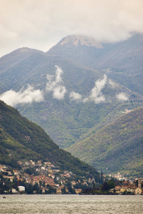 Kostenloses Stock Foto zu berge, landschaft, nebel