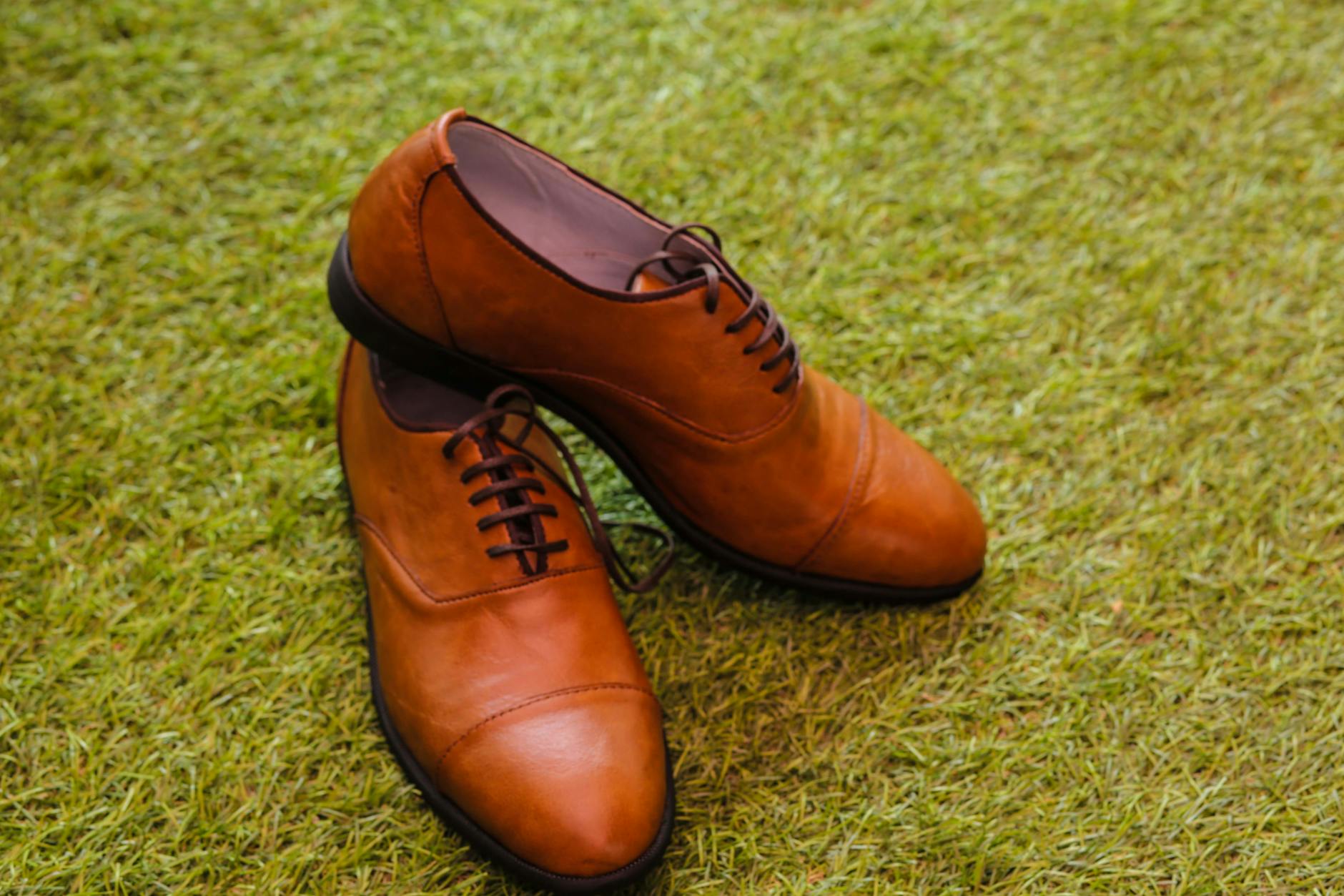 How to stretch leather shoes