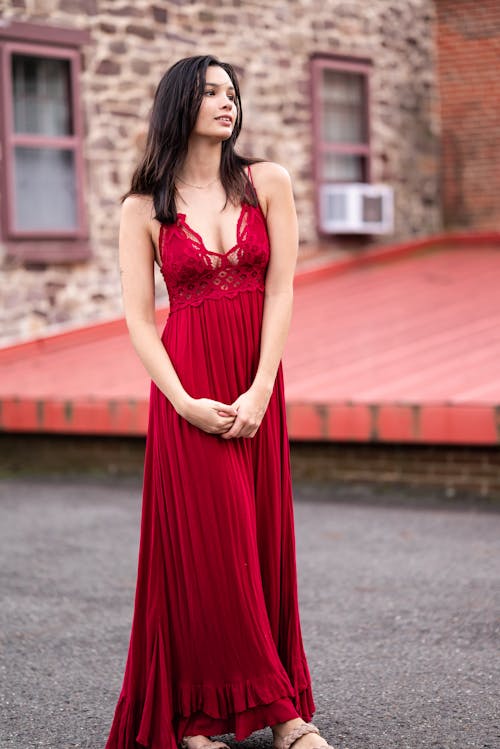Základová fotografie zdarma na téma brunetka, červené šaty, dlouhý