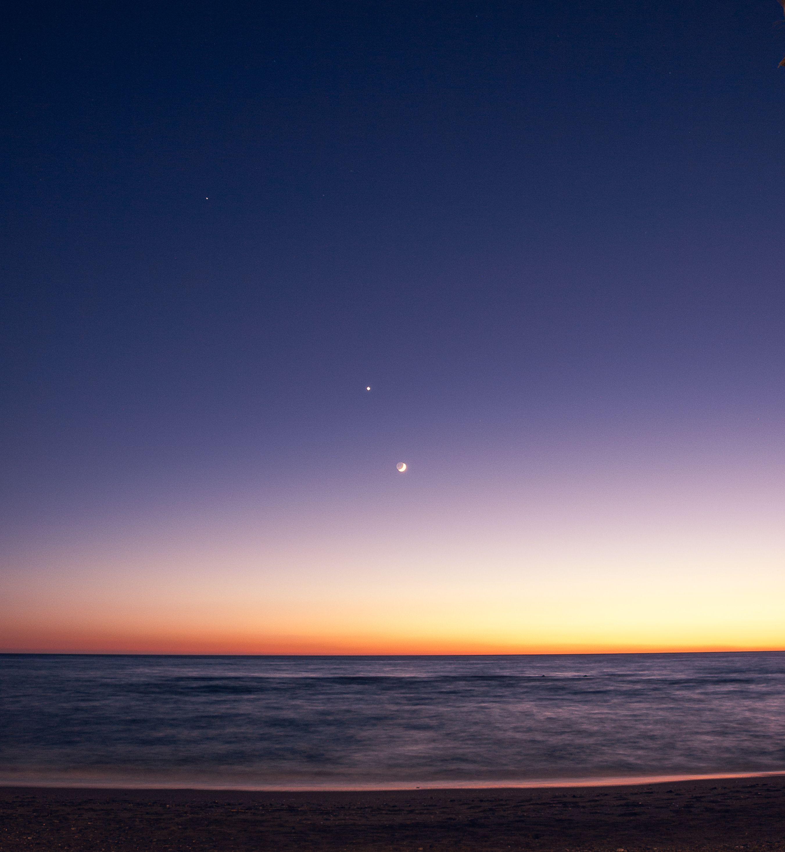 Clear Sky over Sea Shore at Sunset · Free Stock Photo