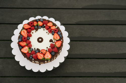 Gratis stockfoto met aardbeien, blauwe bessen, cake