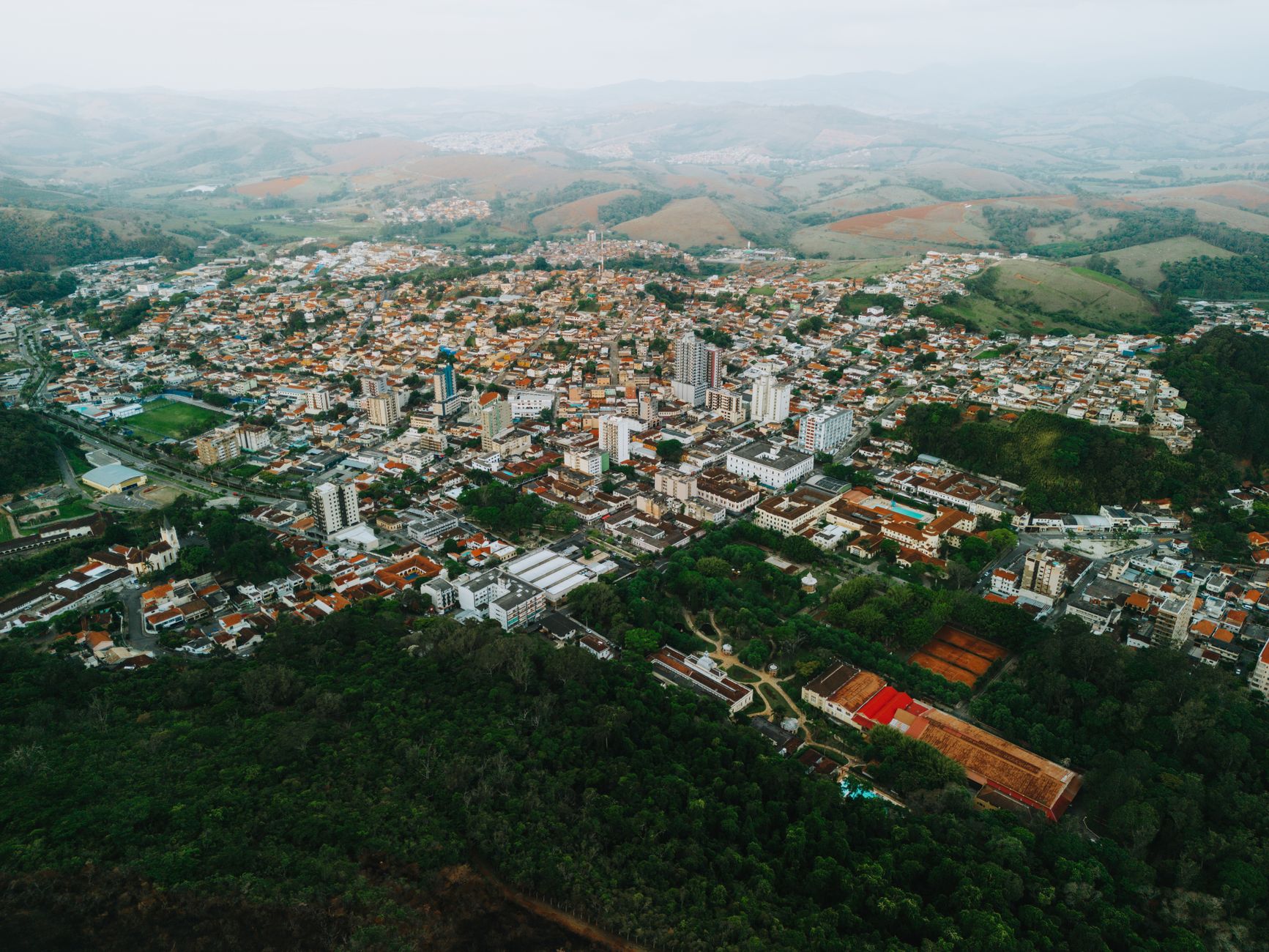 Mesa de análise de risco e documentos para operações de recebíveis no Brasil