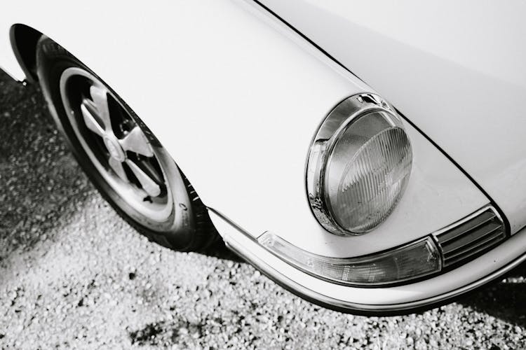 Headlight Of Porsche 901