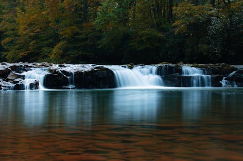 Foto d'estoc gratuïta de aigua, bellesa natural, cascada