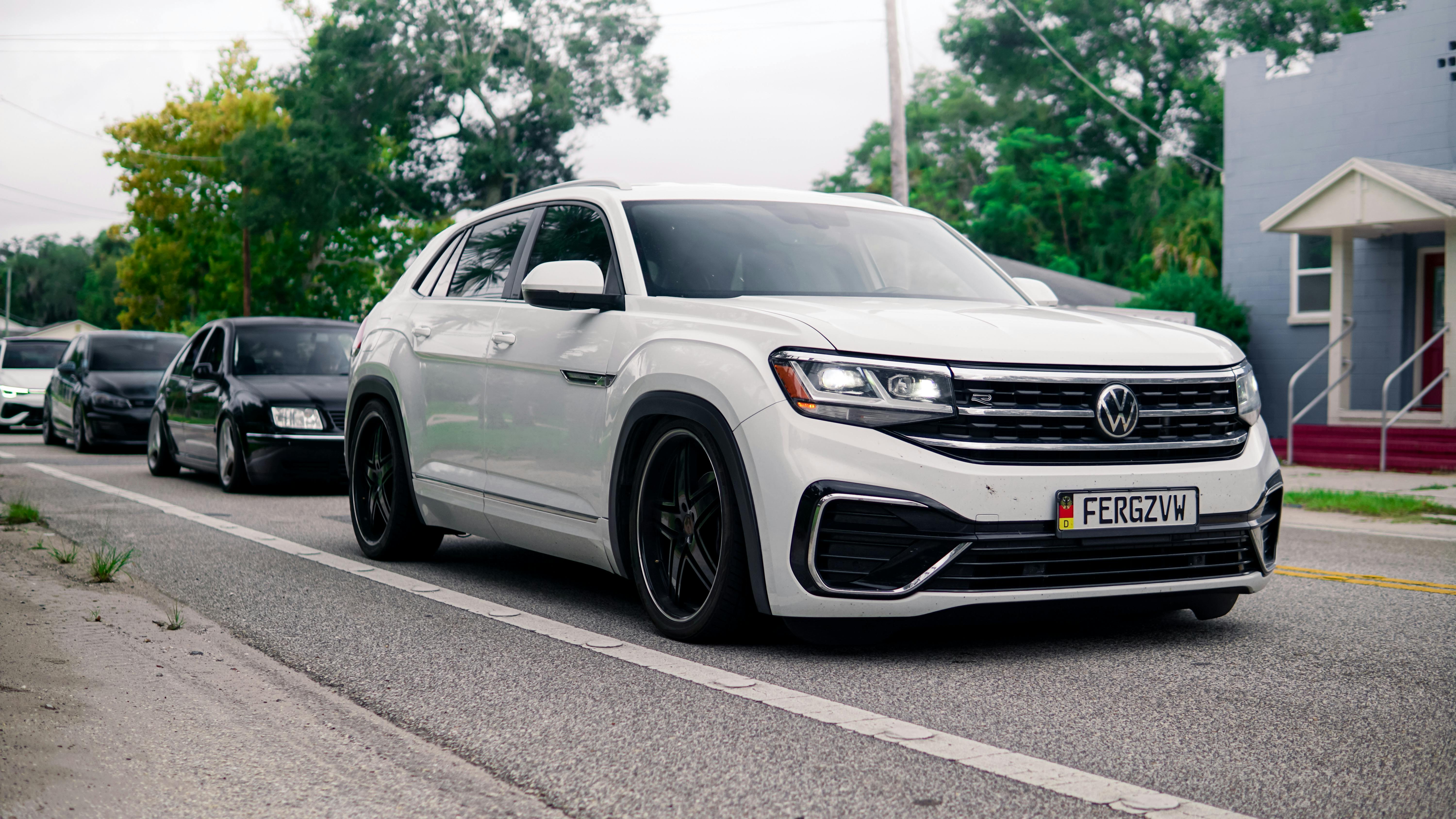 White Volkswagen Atlas Cross Sport · Free Stock Photo