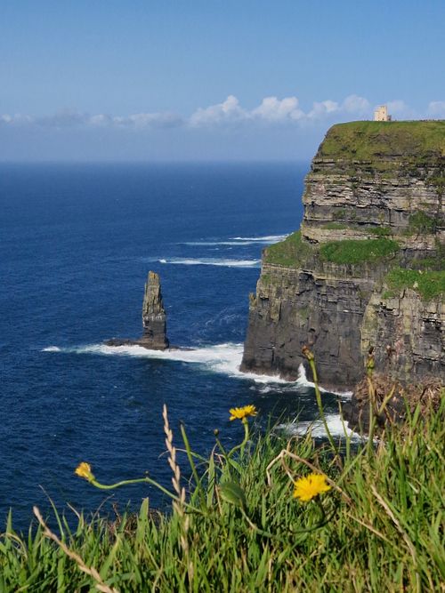 Free Majestic Cliffs of Moher overlooking the Atlantic Ocean in Ireland, a popular natural landmark. Stock Photo