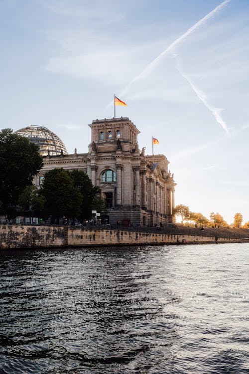 Fotos de stock gratuitas de Alemania, arboles, banderas