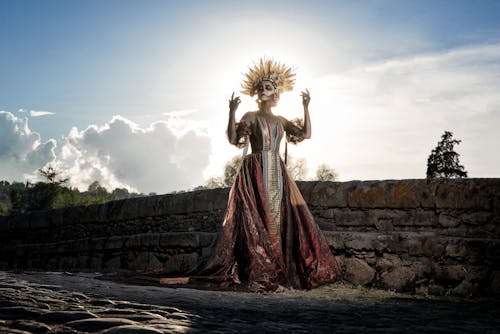 Foto profissional grátis de assustador, cultura tradicional, de pé