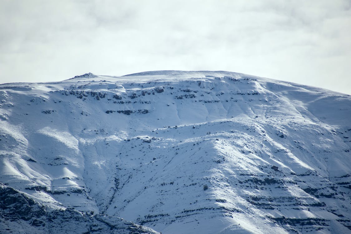 dağ, kar, karla kaplı içeren Ücretsiz stok fotoğraf
