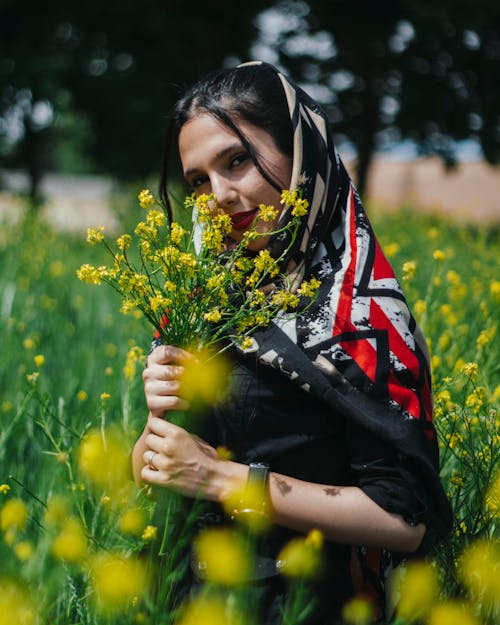 乾草地, 亞洲女人, 伊朗 的 免费素材图片