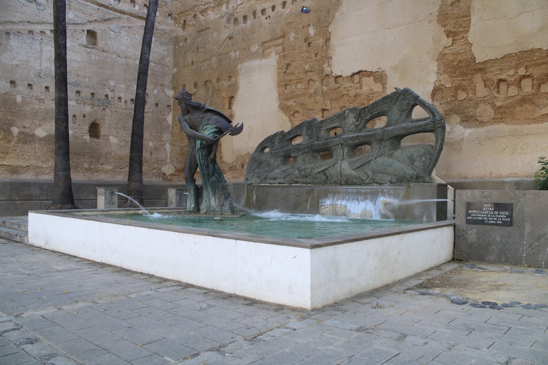 fuente monumento dedicada a Alvar Núñez cabeza de vaca