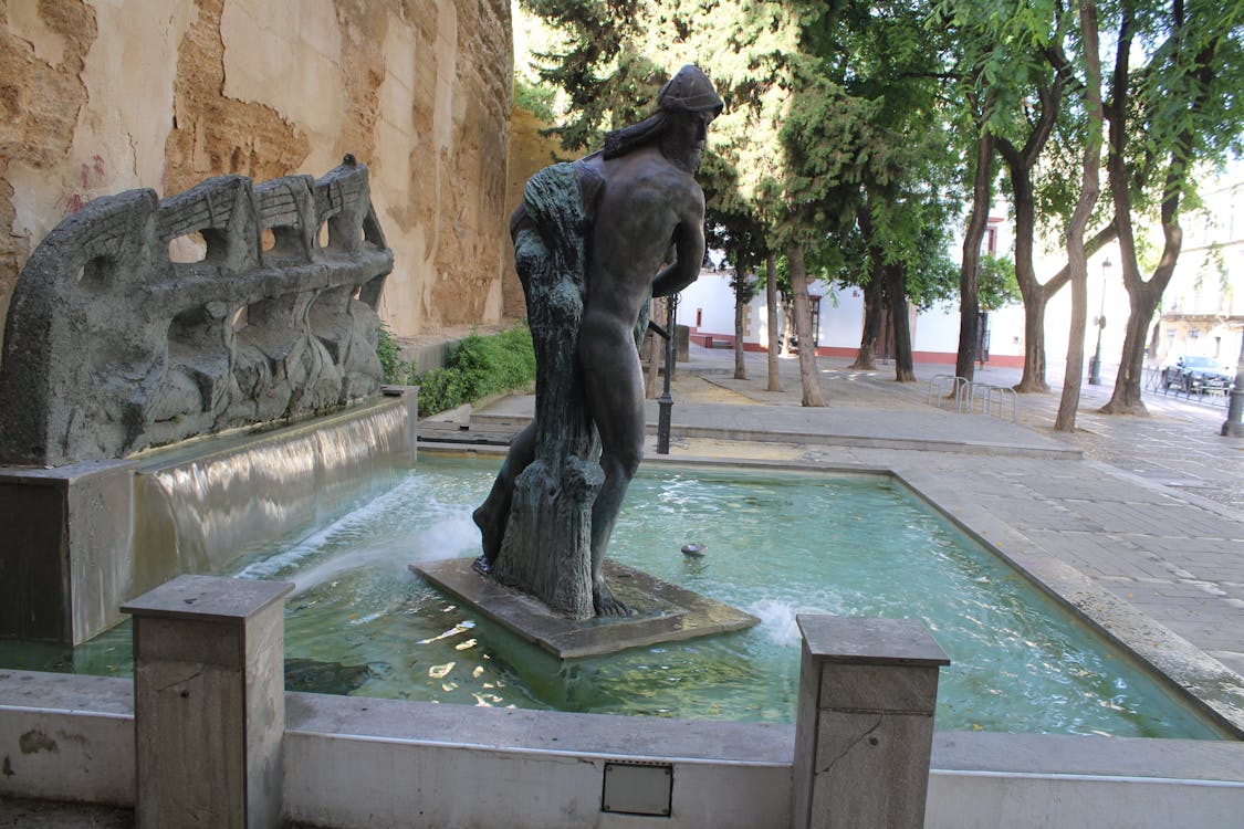 fuente monumento dedicada a Alvar Núñez cabeza de vaca