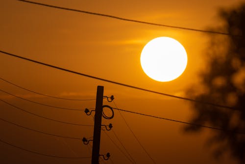 Ingyenes stockfotó aranyóra, ég, kábelek témában