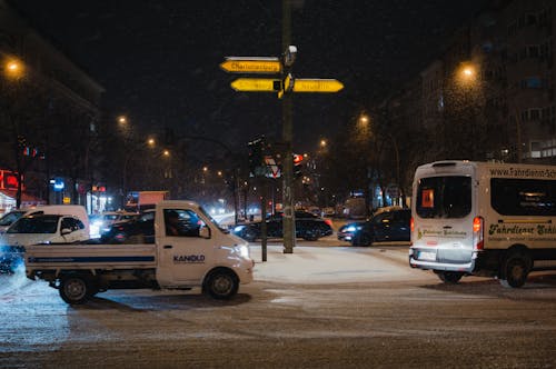 Traffic in Snow