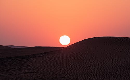 Immagine gratuita di arido, cielo rosa, cielo sereno