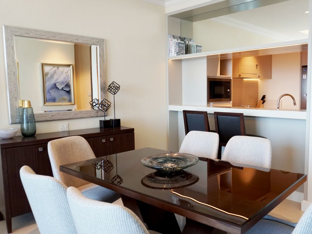 Modern Kitchen Design With Dining Table