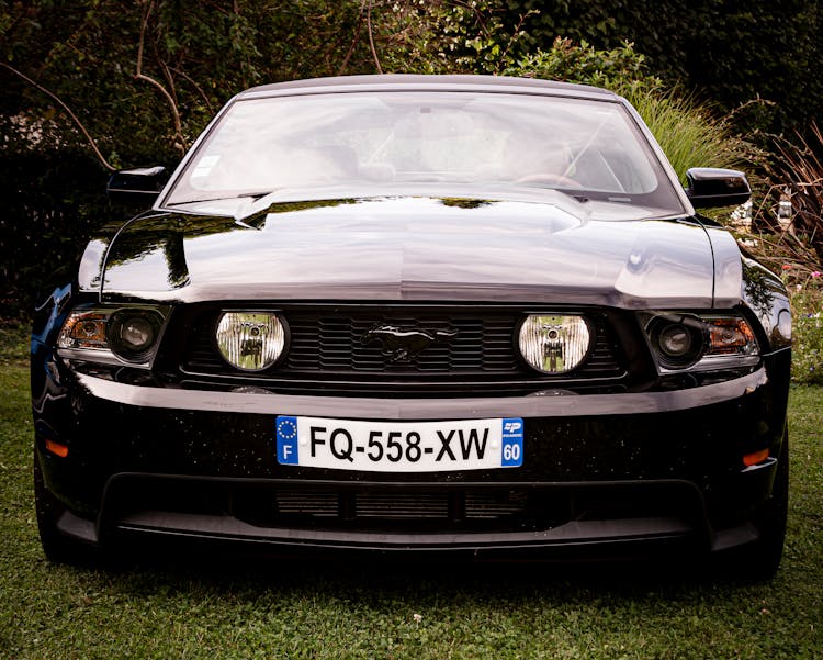 Black Ford Mustang