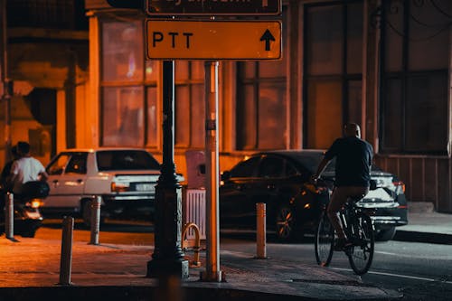 Základová fotografie zdarma na téma auta, dopravní značka, jízda