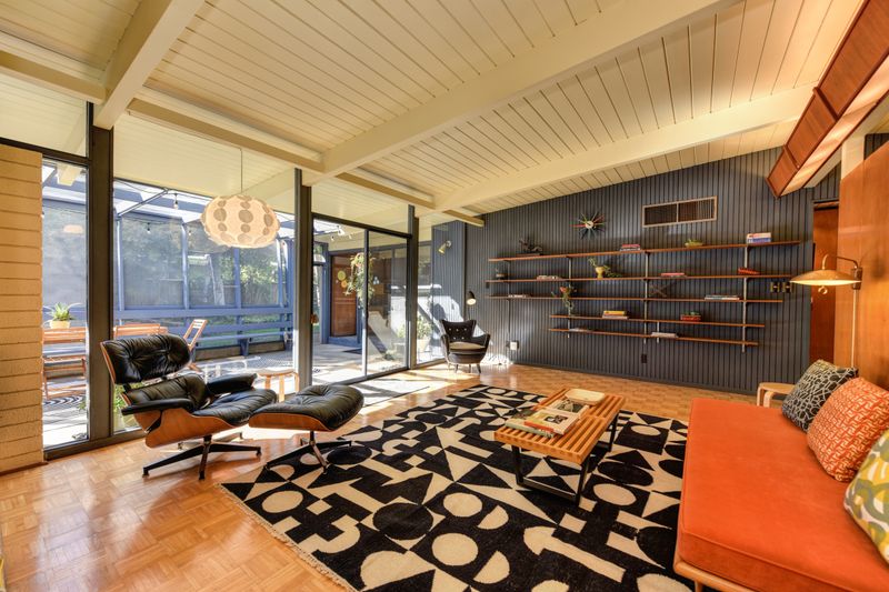 Maximalist