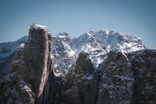 Immagine gratuita di catena montuosa, inverno, montagne