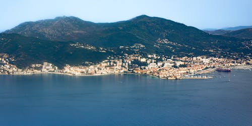 Immagine gratuita di ajaccio, catena montuosa, città