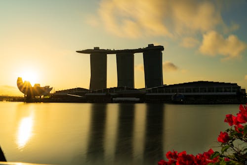 Sunrise view of the Marina Bays Sands in Singapore with the Art Science Museum