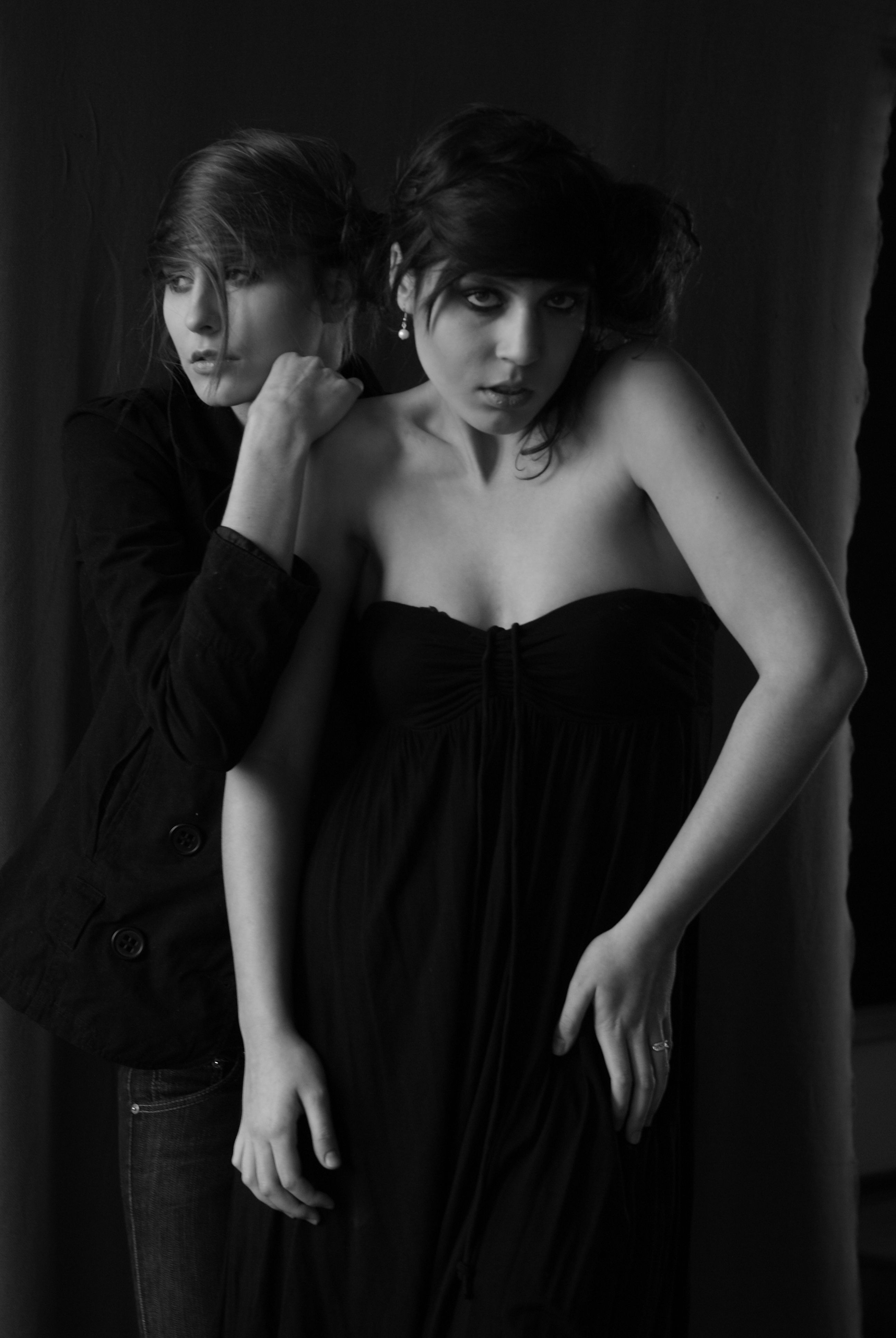 Models Posing in Black and White · Free Stock Photo
