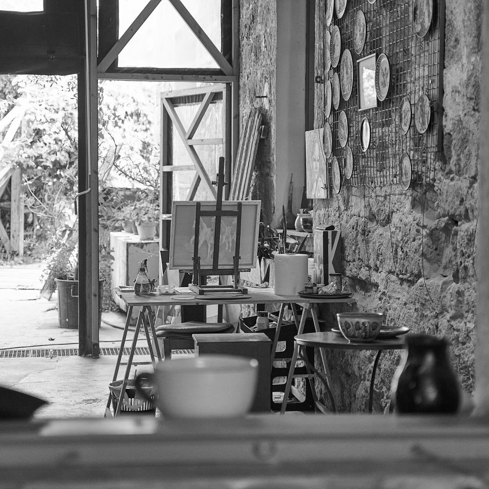 Plastering and Skimming in Frognal — woodwork brushed to a crisp, smooth line