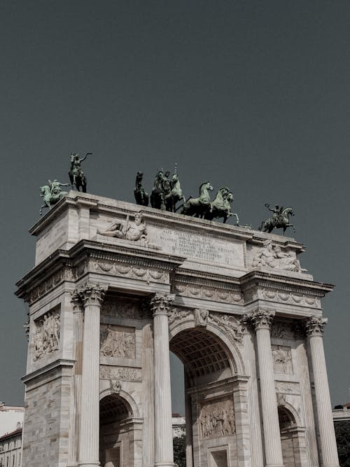 Безкоштовне стокове фото на тему «arco della pace, porta sempione, вертикальні постріл»